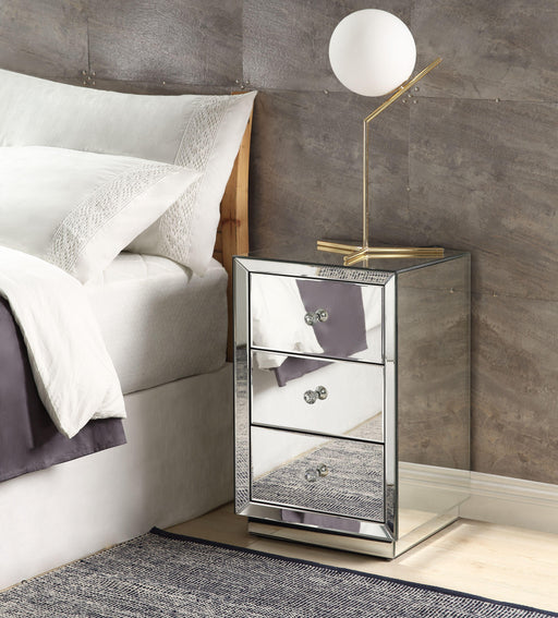 Nyoka Mirrored Accent Table image