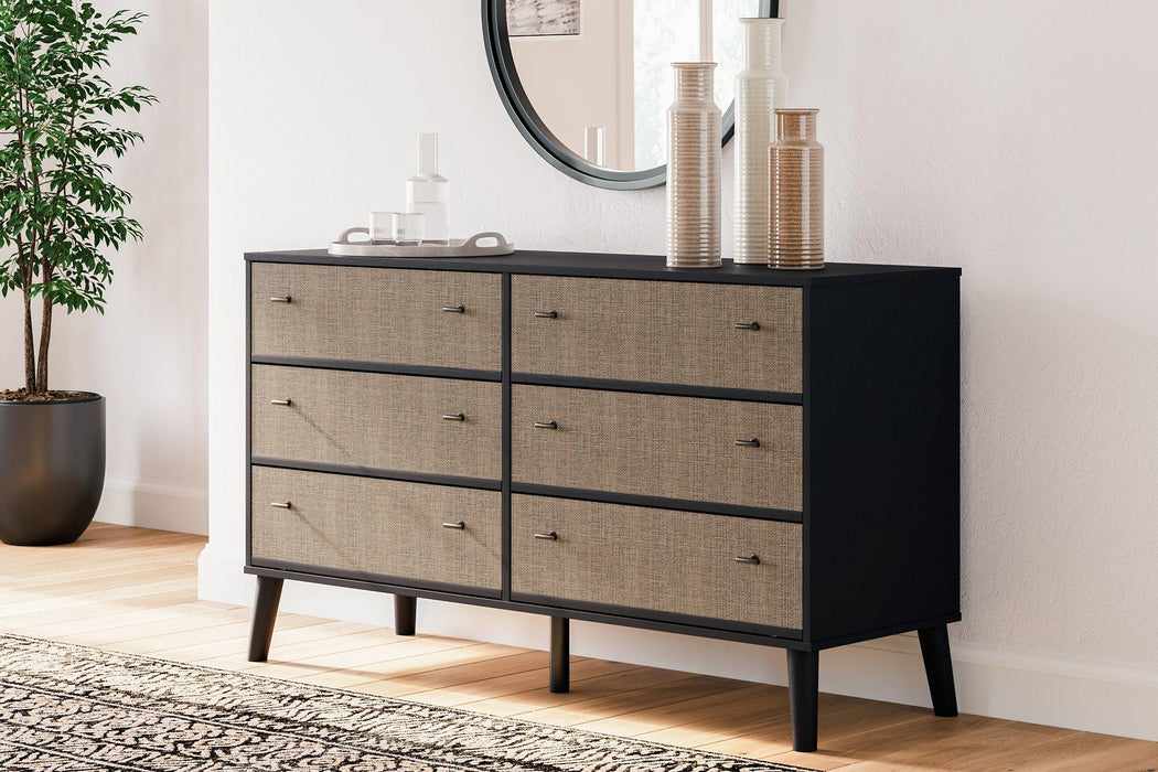 Charlang Dresser