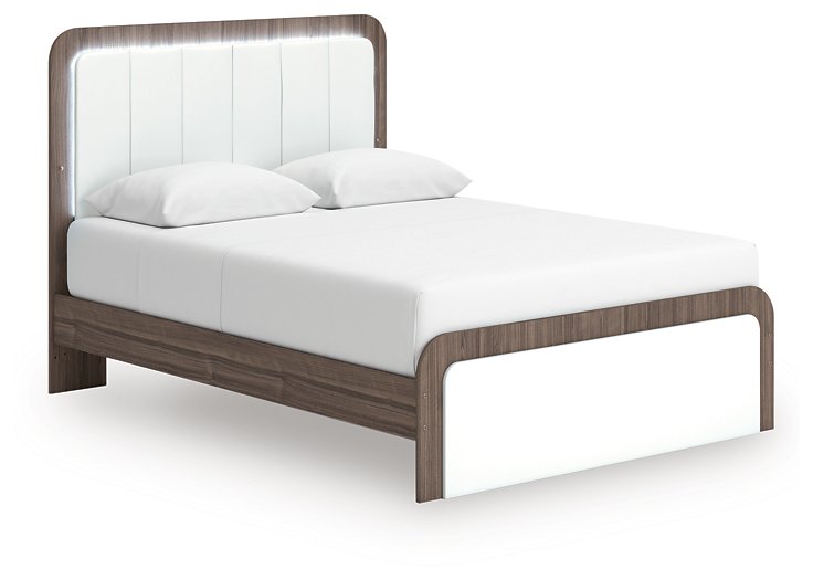 Kendanport Upholstered Bed