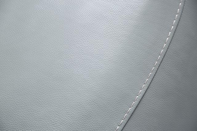 Phineas Power Loveseat - La Popular Furniture (CA)